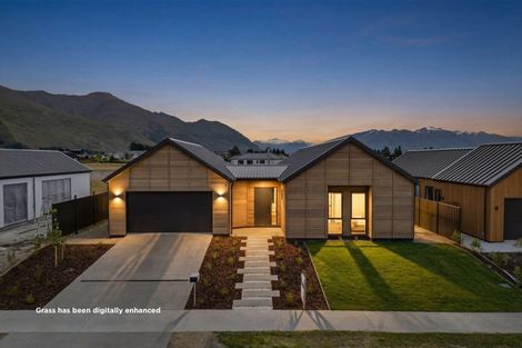 Photo of property in 13 Packer Road, Wanaka, 9382