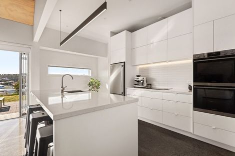 Photo of property in 2 Rangeview Rise, Foxton Beach, Foxton, 4815