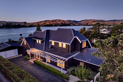 Photo of property in 53 Seaview Road, Paremata, Porirua, 5024