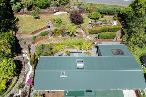 Photo of property in 8 Boscobel Lane, Tawa, Wellington, 5028
