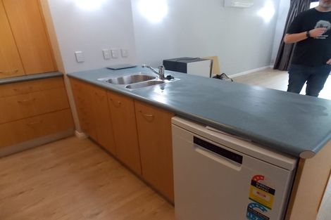 Photo of property in Endeavour Apartments, 23/125 Thorndon Quay, Pipitea, Wellington, 6011