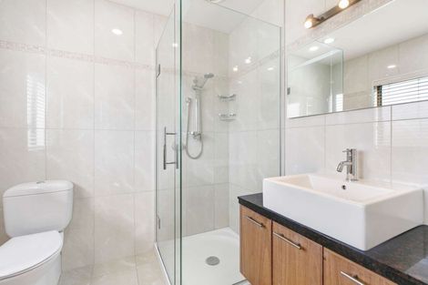 Photo of property in 2/30 Takutai Avenue, Bucklands Beach, Auckland, 2012