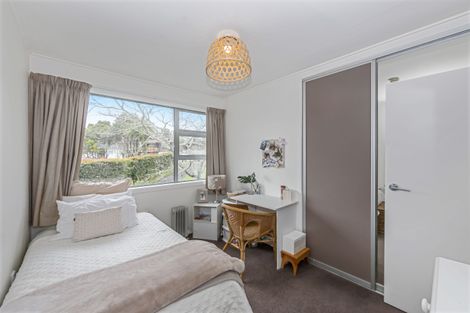 Photo of property in 1 Pluto Place, Beach Haven, Auckland, 0626
