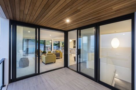 Photo of property in 73 Moncks Spur Road, Redcliffs, Christchurch, 8081