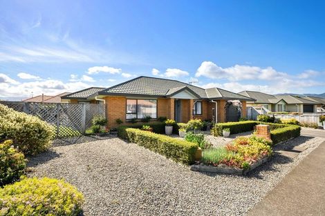 Photo of property in 85 Guildford Drive, Paraparaumu, 5032