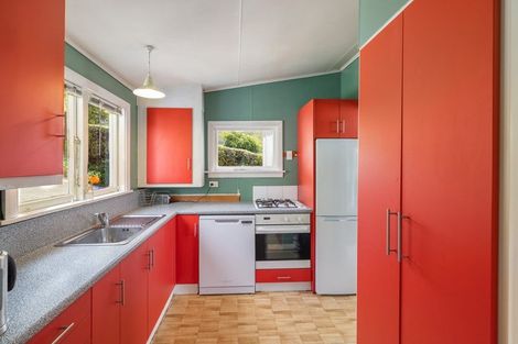 Photo of property in 36 Merlincote Crescent, Governors Bay, Lyttelton, 8971