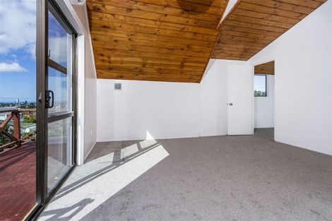 Photo of property in 5/11 Hall Road, Glenfield, Auckland, 0629