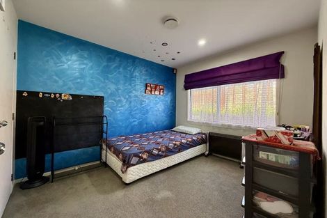 Photo of property in 19 Roy Maloney Drive, Henderson, Auckland, 0612