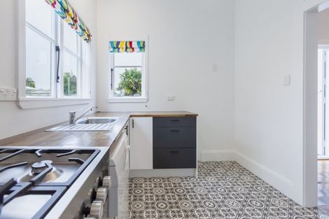 Photo of property in 1 Mcgrath Street, Napier South, Napier, 4110