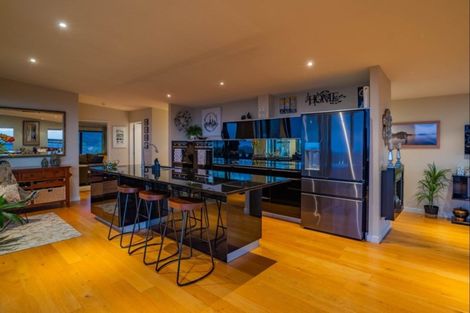 Photo of property in 7 Ocean Vista Lane, Paraparaumu, 5032