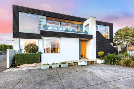 Photo of property in 3 Bath Street, Plimmerton, Porirua, 5026