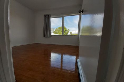 Photo of property in 11 Emirau Place, Glenfield, Auckland, 0629
