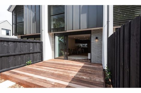 Photo of property in 2/77 Deans Avenue, Riccarton, Christchurch, 8011