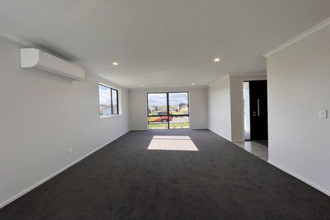 Photo of property in 16 Te Rata Boulevard, Karaka, 2124