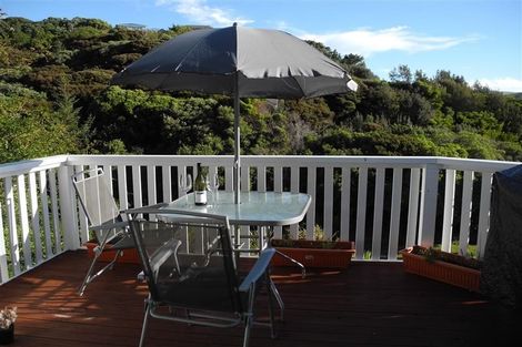 Photo of property in 33 Acheron Road, Paremata, Porirua, 5026