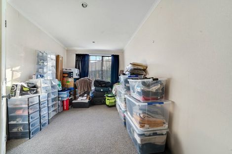 Photo of property in 13 De Havilland Drive, Goodwood Heights, Auckland, 2105