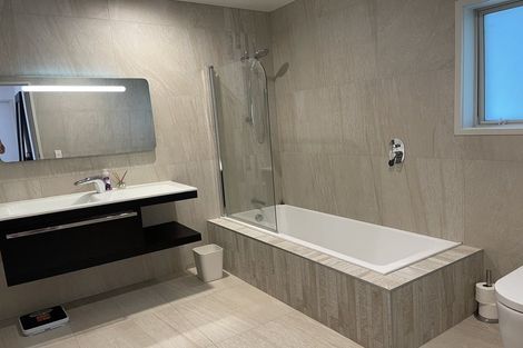 Photo of property in 29c South Lynn Road, Titirangi, Auckland, 0604