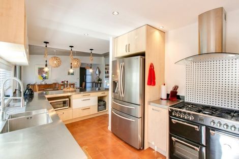 Photo of property in 21 Heipipi Drive, Eskdale, Napier, 4182