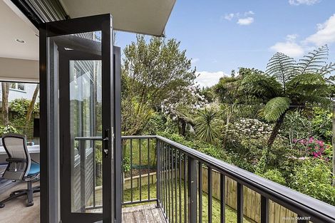 Photo of property in 3b Maldive Street, Khandallah, Wellington, 6035