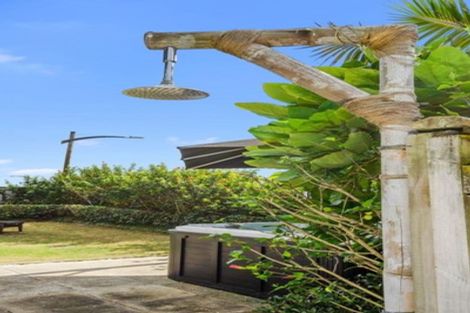 Photo of property in 32 Taumata Road, Omaha, 0986