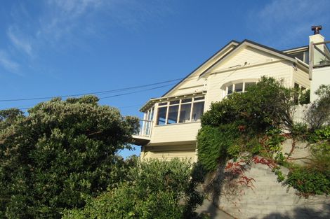 Photo of property in 17 Palliser Road, Roseneath, Wellington, 6011