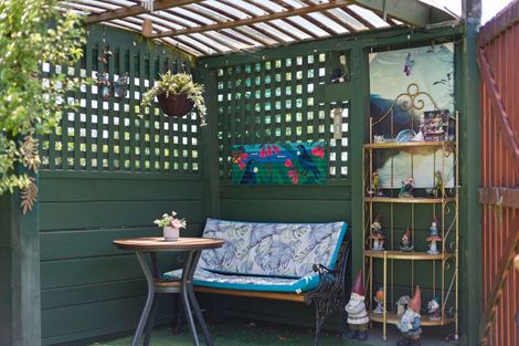 Photo of property in 16 Mana View Road, Paremata, Porirua, 5026