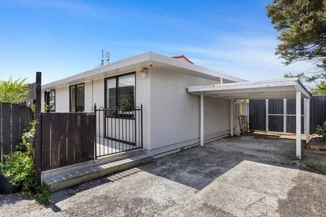 Photo of property in 2/8 Marinich Drive, Ranui, Auckland, 0612