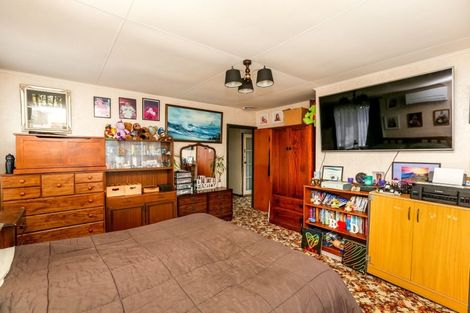 Photo of property in 18 Endeavour Street, Marfell, New Plymouth, 4310