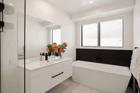 Photo of property in 19 Palm Drive, Whitianga, 3510