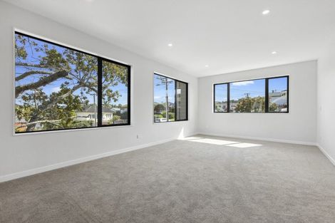 Photo of property in 19 Waterloo Road, Milford, Auckland, 0620