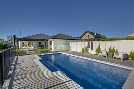 Photo of property in 145 Arataki Road, Havelock North, 4130