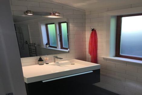 Photo of property in 75 Creswick Terrace, Northland, Wellington, 6012