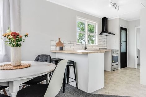 Photo of property in 5 Cricket Place, Melville, Hamilton, 3206