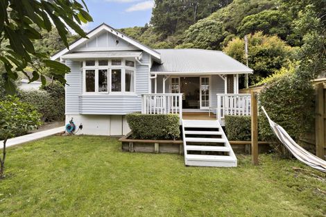 Photo of property in 265 Muritai Road, Eastbourne, Lower Hutt, 5013