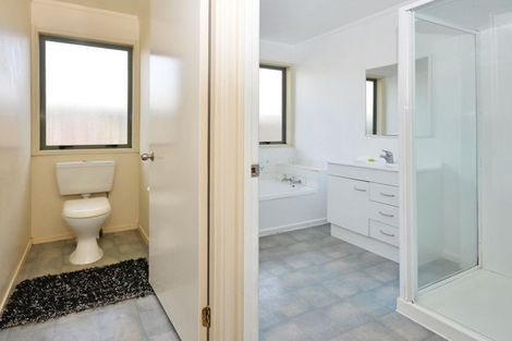 Photo of property in 12 Josie Lane, Manurewa, Auckland, 2102