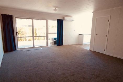 Photo of property in 71 Govett Avenue, Frankleigh Park, New Plymouth, 4310