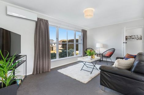 Photo of property in 23-23a Kapiti Crescent, Titahi Bay, Porirua, 5022
