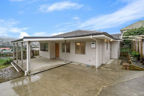 Photo of property in 44a Taylor Terrace, Tawa, Wellington, 5028