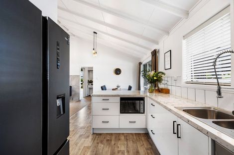 Photo of property in 11 Holyrood Street, Taradale, Napier, 4112