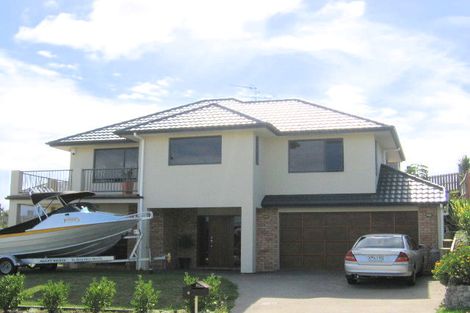 Photo of property in 2 Meharg Place, Fairview Heights, Auckland, 0632