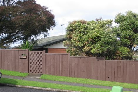 Photo of property in 110 Bradbury Road, Botany Downs, Auckland, 2010