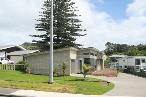 Photo of property in 870 Whangaparaoa Road, Manly, Whangaparaoa, 0930