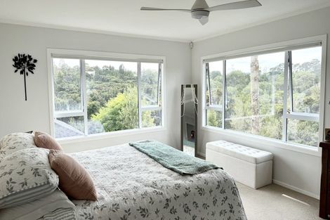 Photo of property in 42 Ravenstone Place, Chatswood, Auckland, 0626