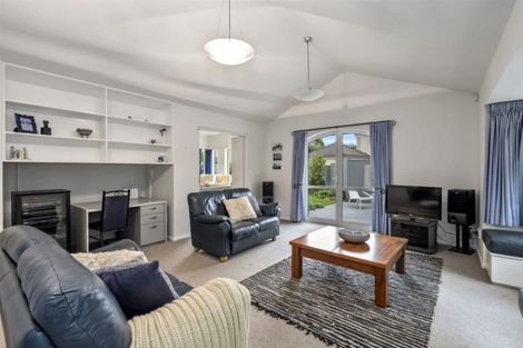 Photo of property in 30 Chateau Drive, Burnside, Christchurch, 8053