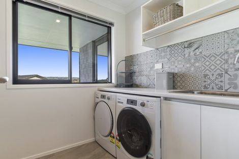 Photo of property in 15 Greystone Place, Omokoroa, 3114