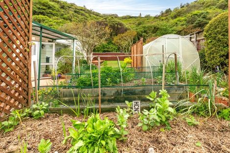 Photo of property in 12 Fiona Grove, Karori, Wellington, 6012