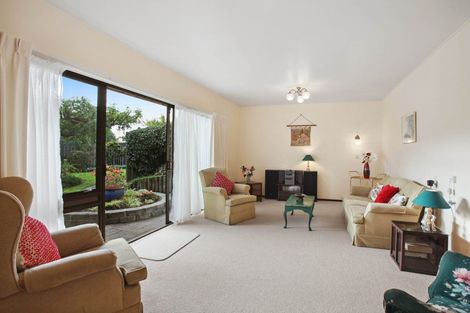 Photo of property in 5 Essington Place, Half Moon Bay, Auckland, 2012