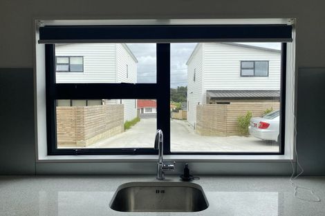 Photo of property in 96d Triangle Road, Massey, Auckland, 0614