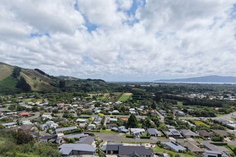 Photo of property in 108 Kakariki Grove, Waikanae, 5036