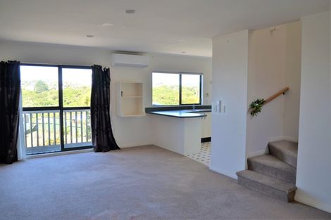 Photo of property in 21 Ladbrooke Drive, Newlands, Wellington, 6037